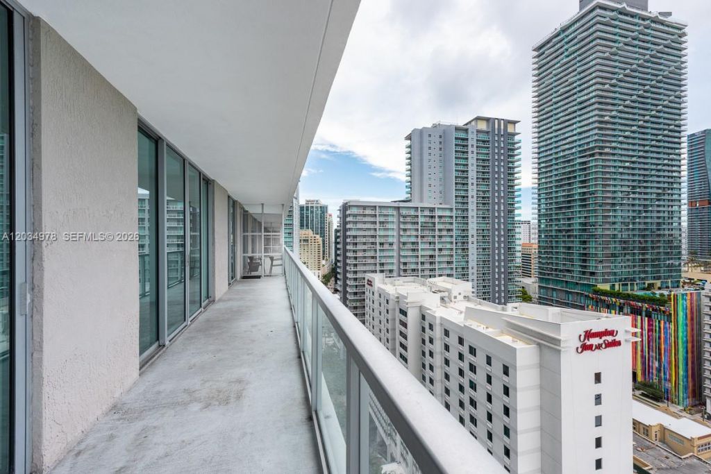 79 SW 12th St , Unit 2303-S, Miami, FL 33130 Photo