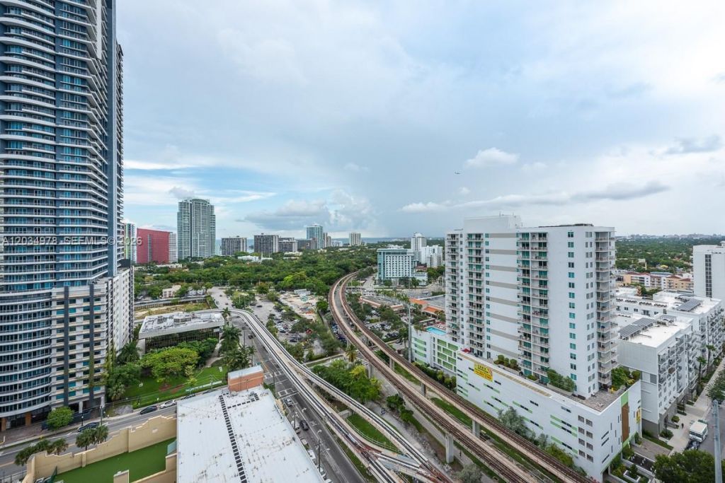 79 SW 12th St , Unit 2303-S, Miami, FL 33130 Photo