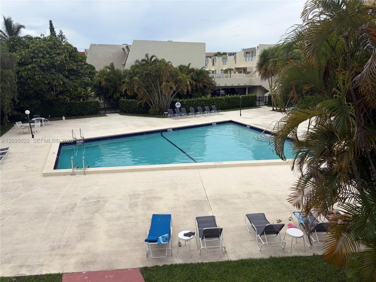 1655 NE 115th St , Unit 29B, Miami, FL 33181 Photo