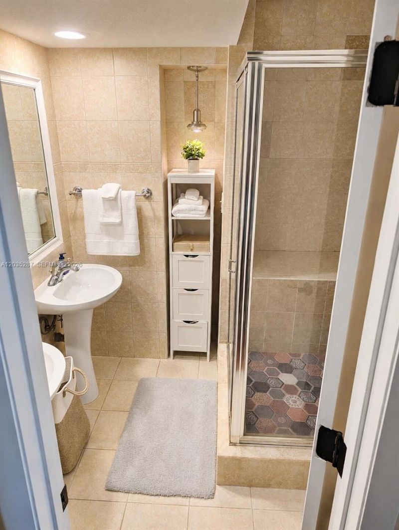 2589 Garden, Unit 2589, Hollywood, FL 33026 Photo