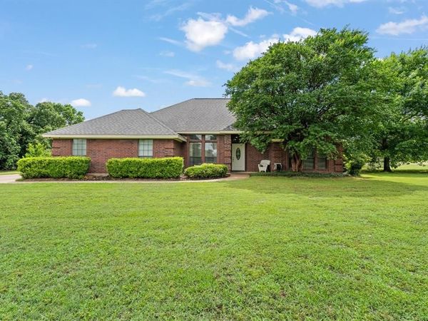 2500 Redstone Road, Burleson, TX 76028