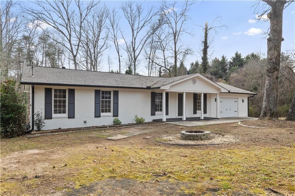 1180 Lakeshore Circle Gainesville, GA 30501