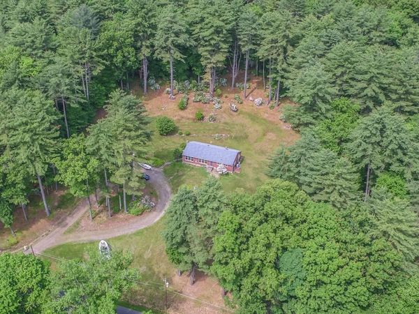 477 River Road, Deerfield, MA 01342