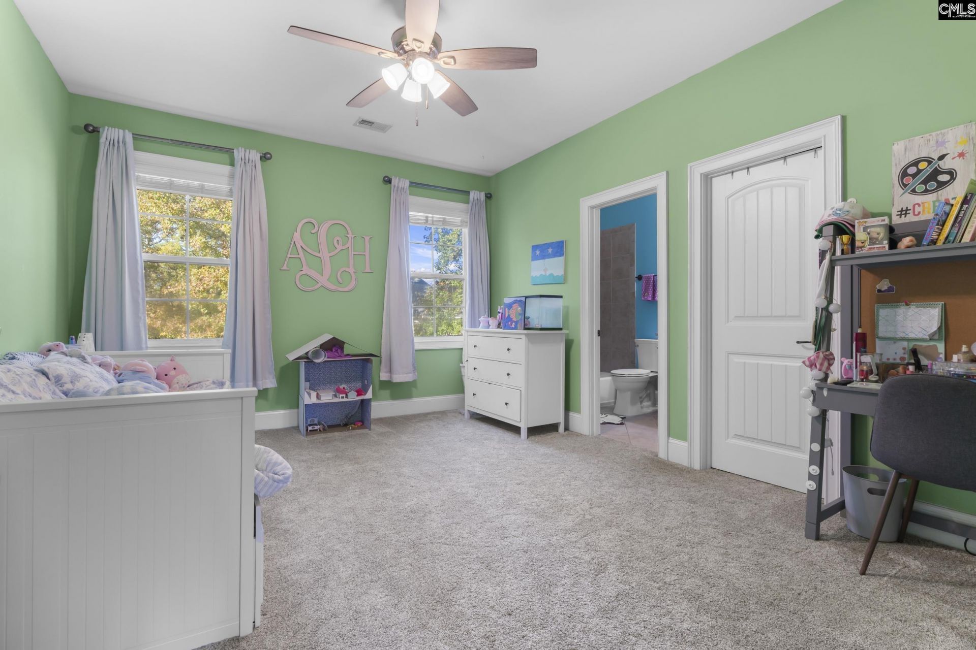 102 Longford Court Photo 31