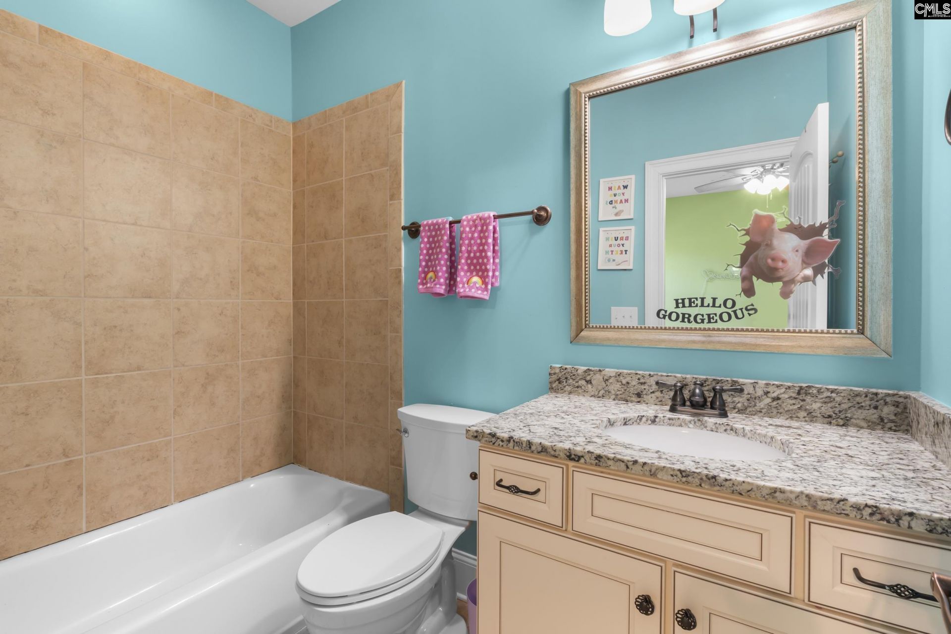 102 Longford Court Photo 33