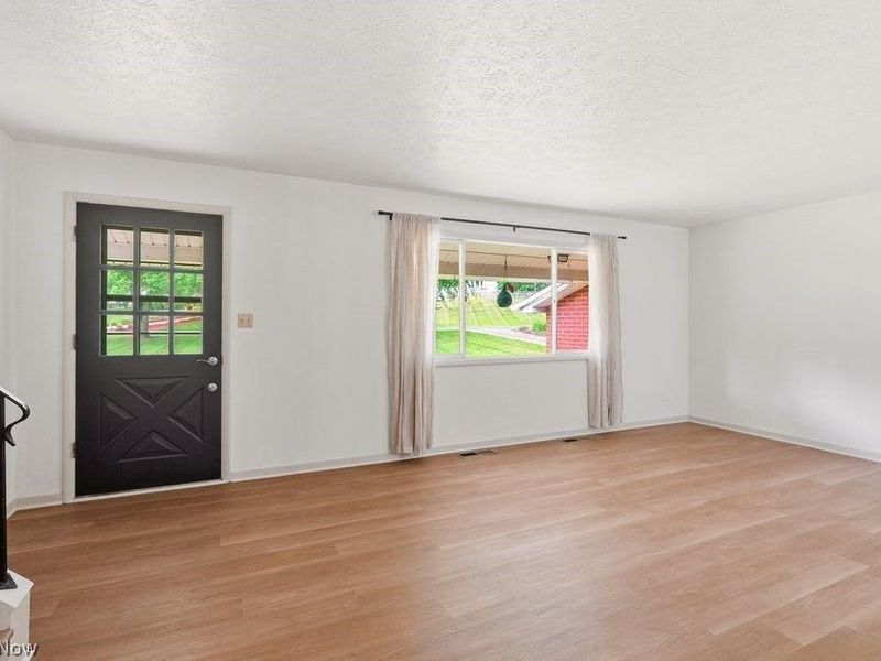 6315 Redbird Terrace, New Franklin, OH 44216 Photo 9