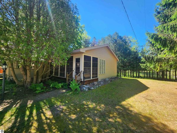 18219 Northwood Highway, Arcadia, MI 49613