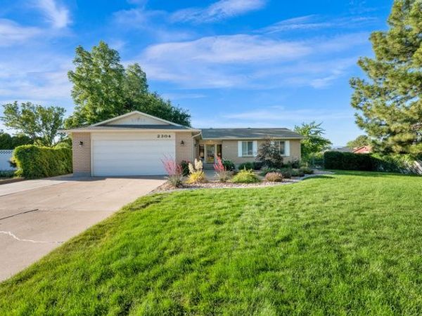 2304 W BONANZA CIR, South Jordan, UT 84095