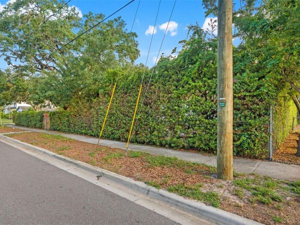 4121 WEST PALMIRA AVENUE , TAMPA, FL 33629