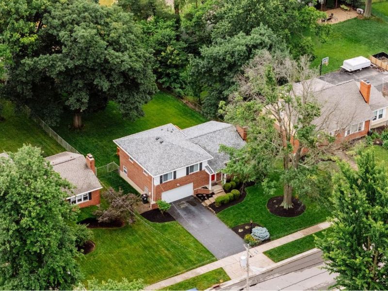 7934 Frolic Drive, Sycamore Township, OH 45236 Photo 2