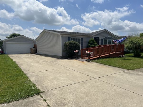 4643 Breckenridge Drive , Columbus, IN 47203