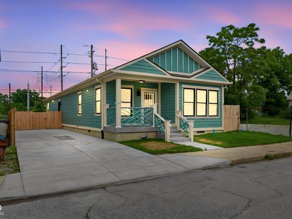 2402 E Brookside Avenue , Indianapolis, IN 46218