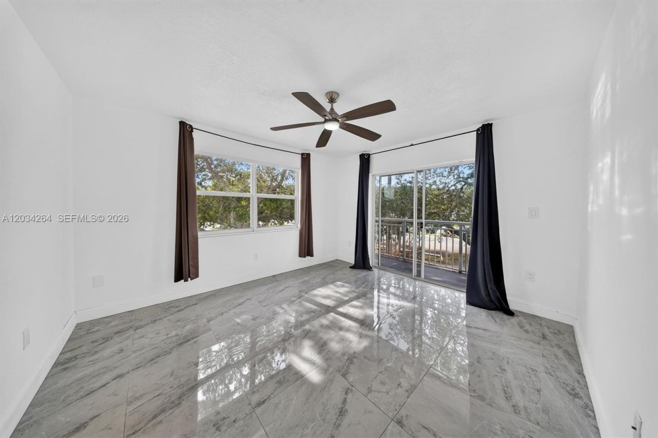 8540 SW 212th St, Unit 202, Cutler Bay, FL 33189 Photo