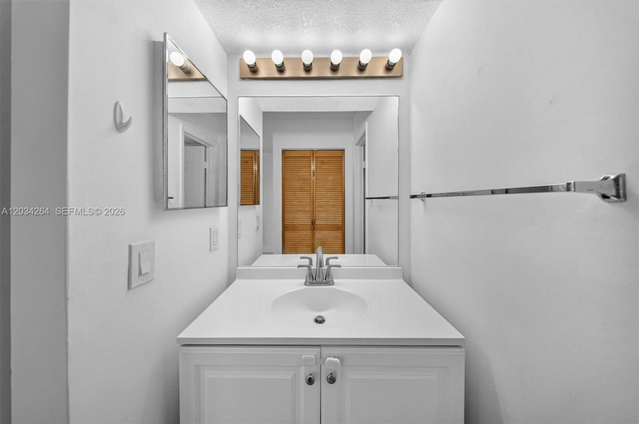 8540 SW 212th St, Unit 202, Cutler Bay, FL 33189 Photo