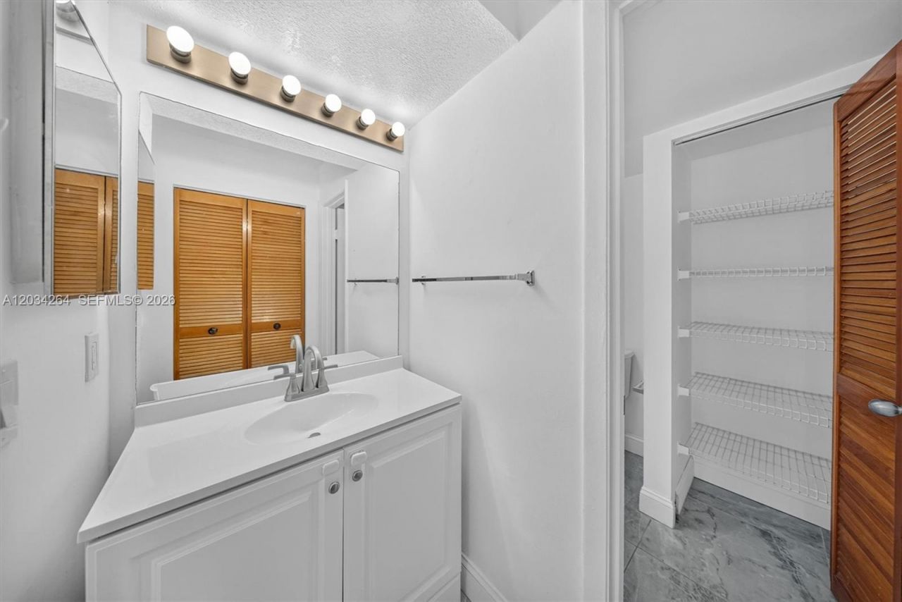 8540 SW 212th St, Unit 202, Cutler Bay, FL 33189 Photo