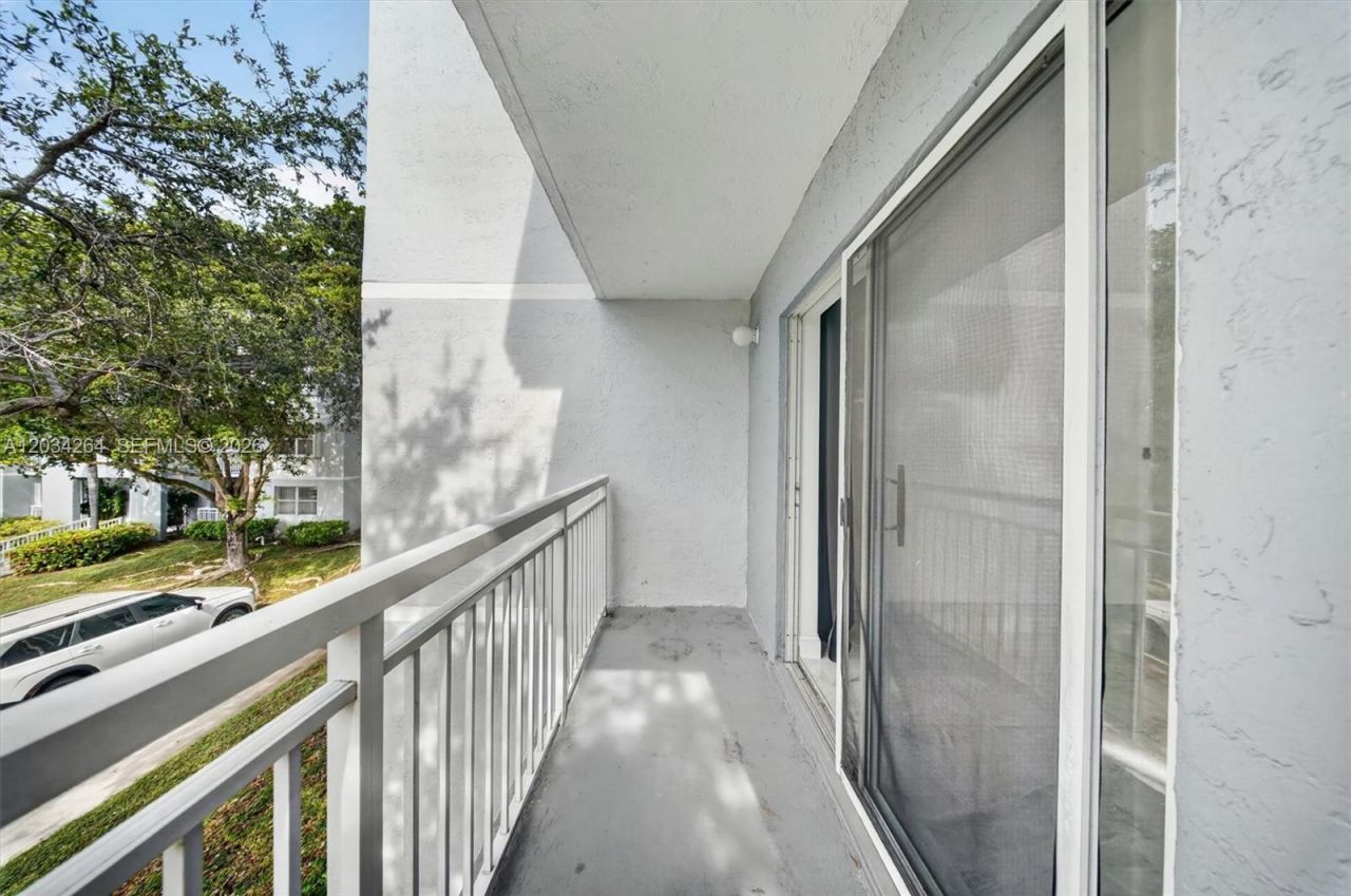 8540 SW 212th St, Unit 202, Cutler Bay, FL 33189 Photo