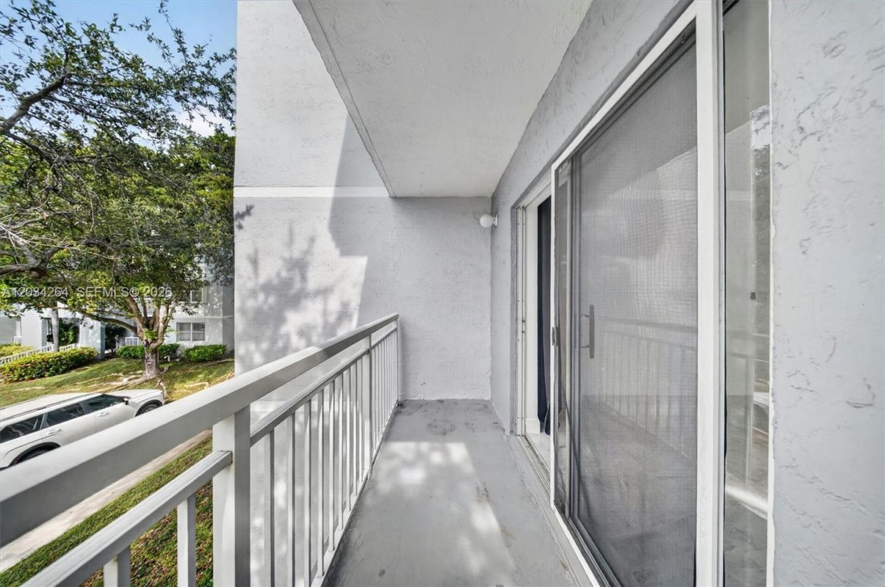 8540 SW 212th St, Unit 202, Cutler Bay, FL 33189 Photo