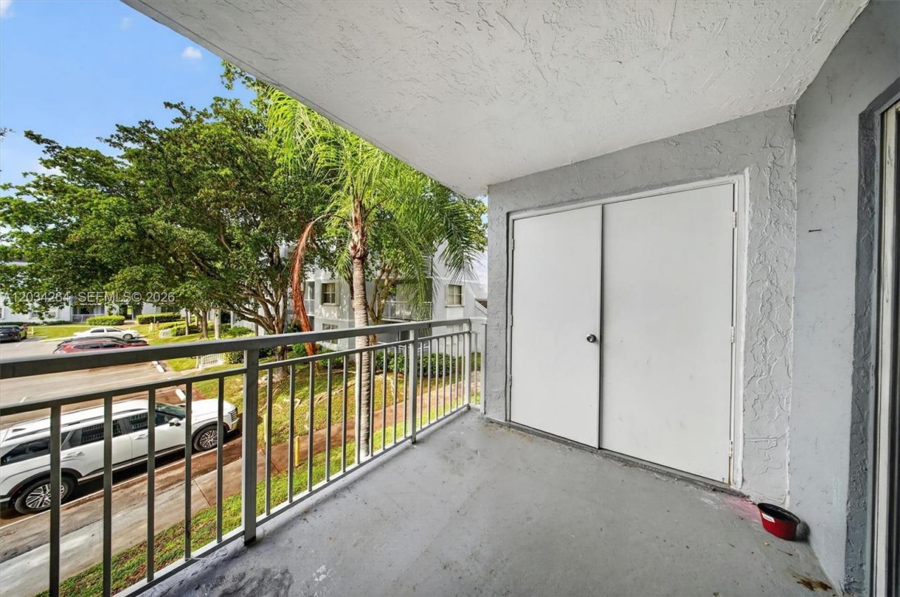 8540 SW 212th St, Unit 202, Cutler Bay, FL 33189 Photo