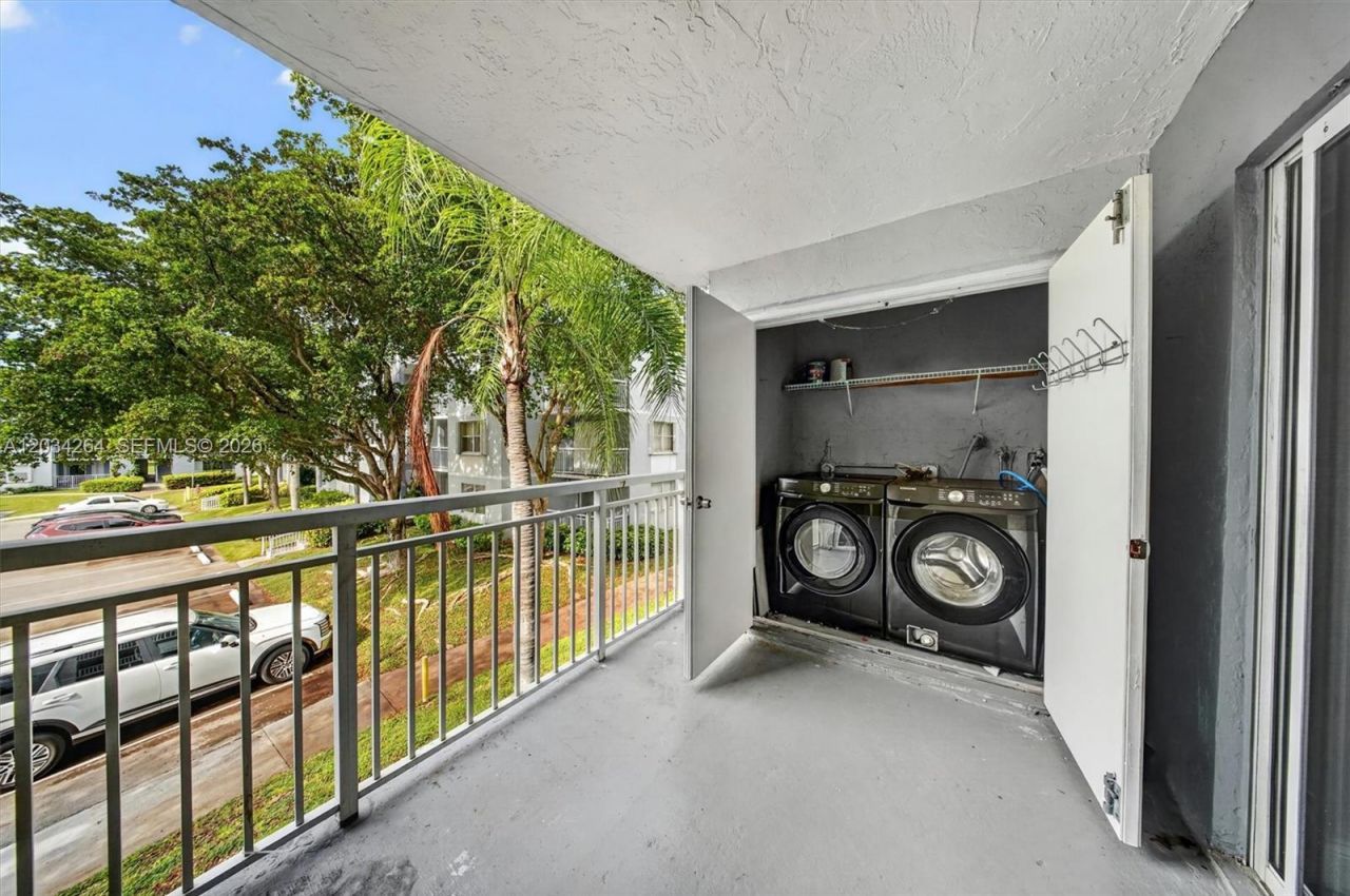 8540 SW 212th St, Unit 202, Cutler Bay, FL 33189 Photo