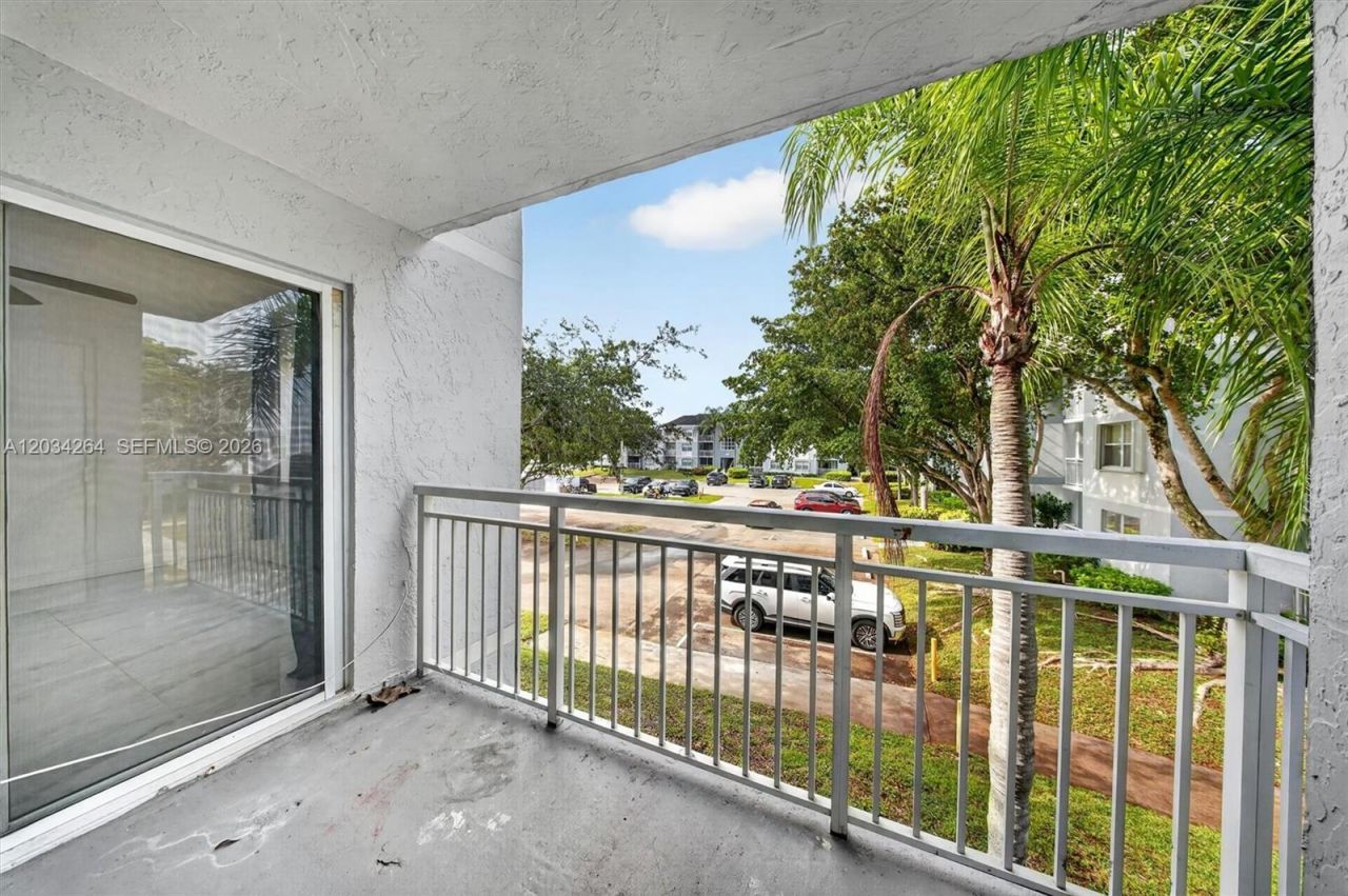 8540 SW 212th St, Unit 202, Cutler Bay, FL 33189 Photo
