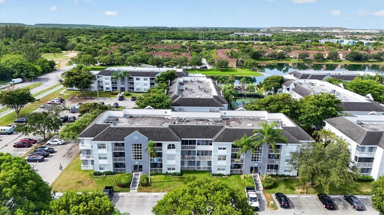 8540 SW 212th St, Unit 202, Cutler Bay, FL 33189 Photo