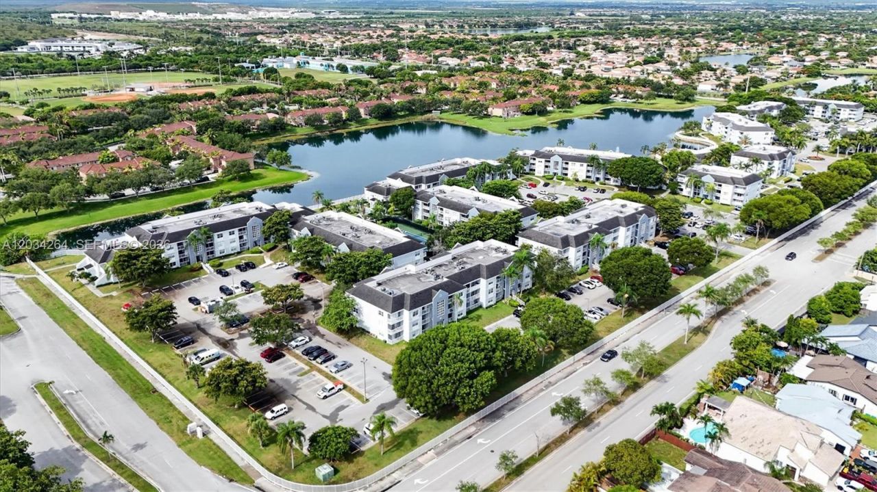 8540 SW 212th St, Unit 202, Cutler Bay, FL 33189 Photo