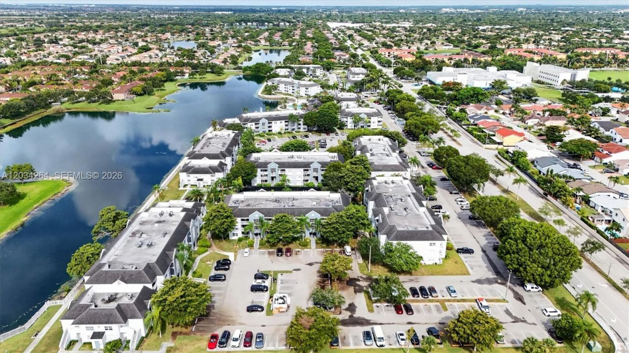 8540 SW 212th St, Unit 202, Cutler Bay, FL 33189 Photo