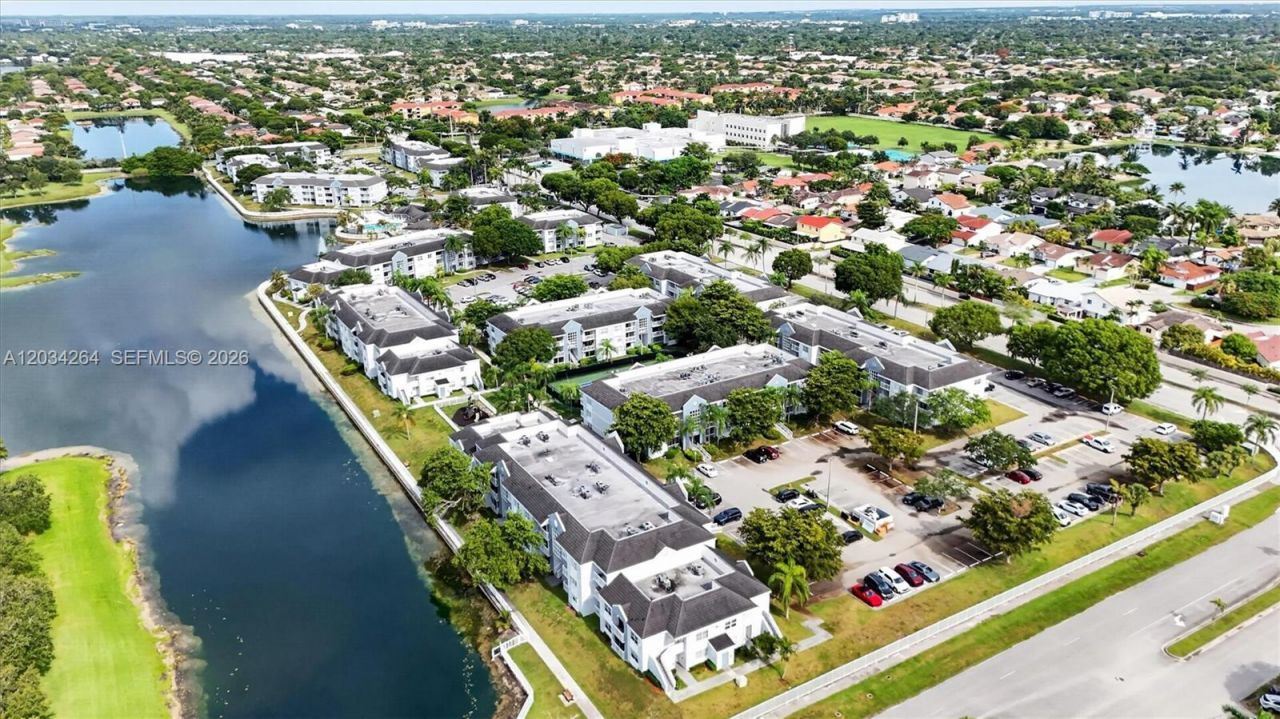 8540 SW 212th St, Unit 202, Cutler Bay, FL 33189 Photo