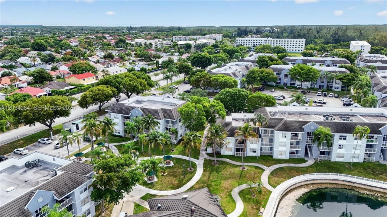 8540 SW 212th St, Unit 202, Cutler Bay, FL 33189 Photo