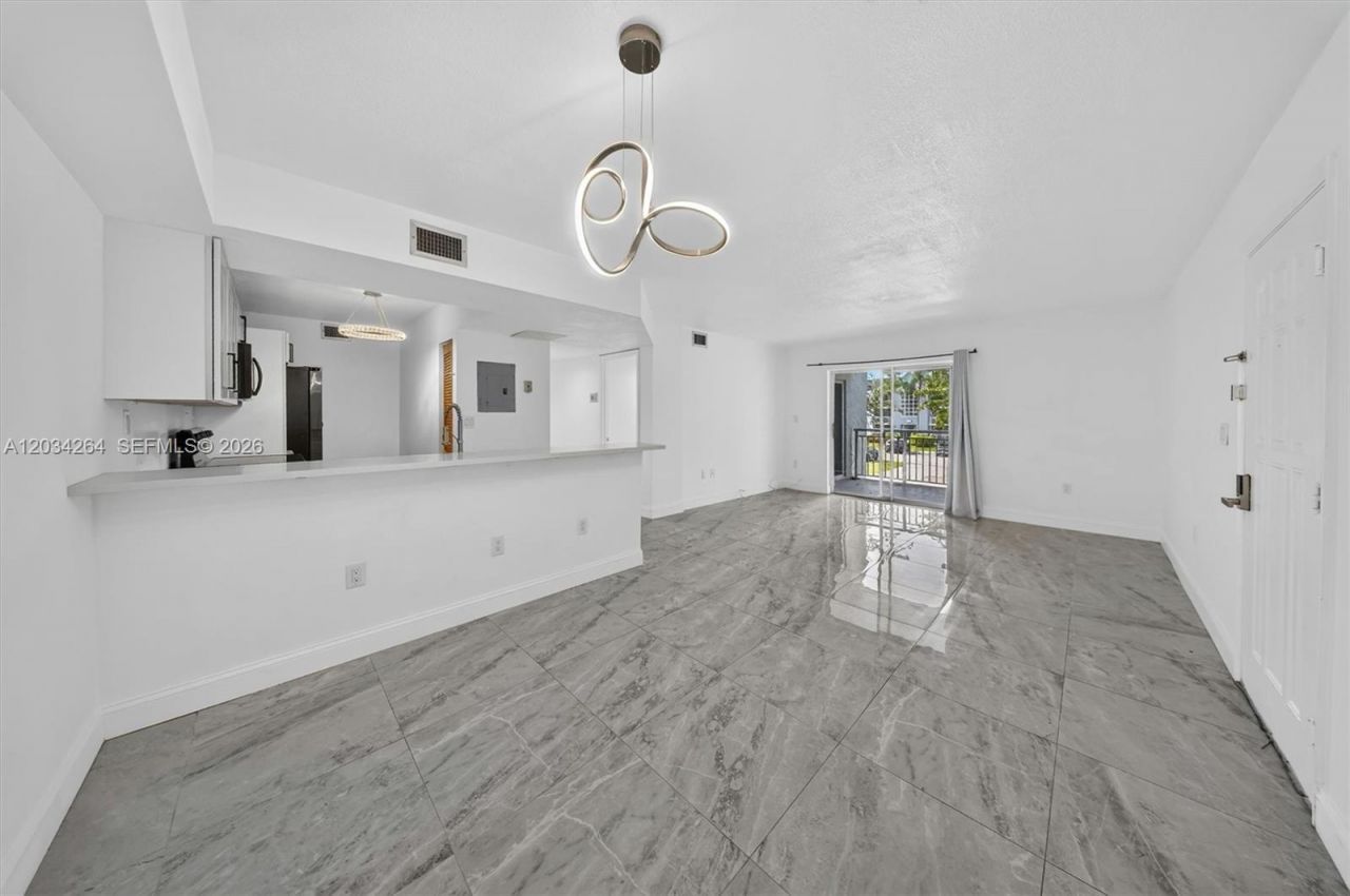 8540 SW 212th St, Unit 202, Cutler Bay, FL 33189 Photo