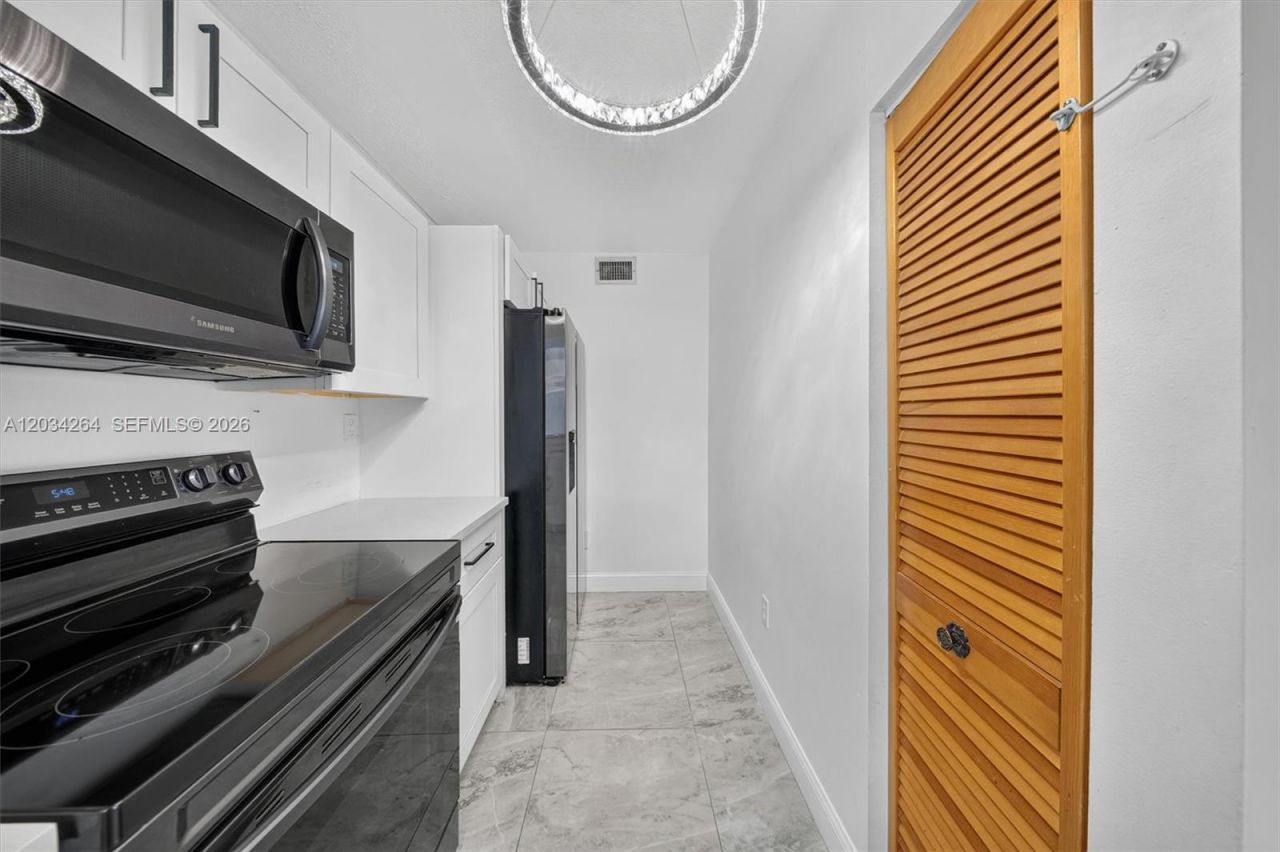 8540 SW 212th St, Unit 202, Cutler Bay, FL 33189 Photo