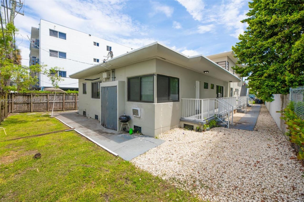 1980 Biarritz Dr , Miami Beach, FL 33141 Photo