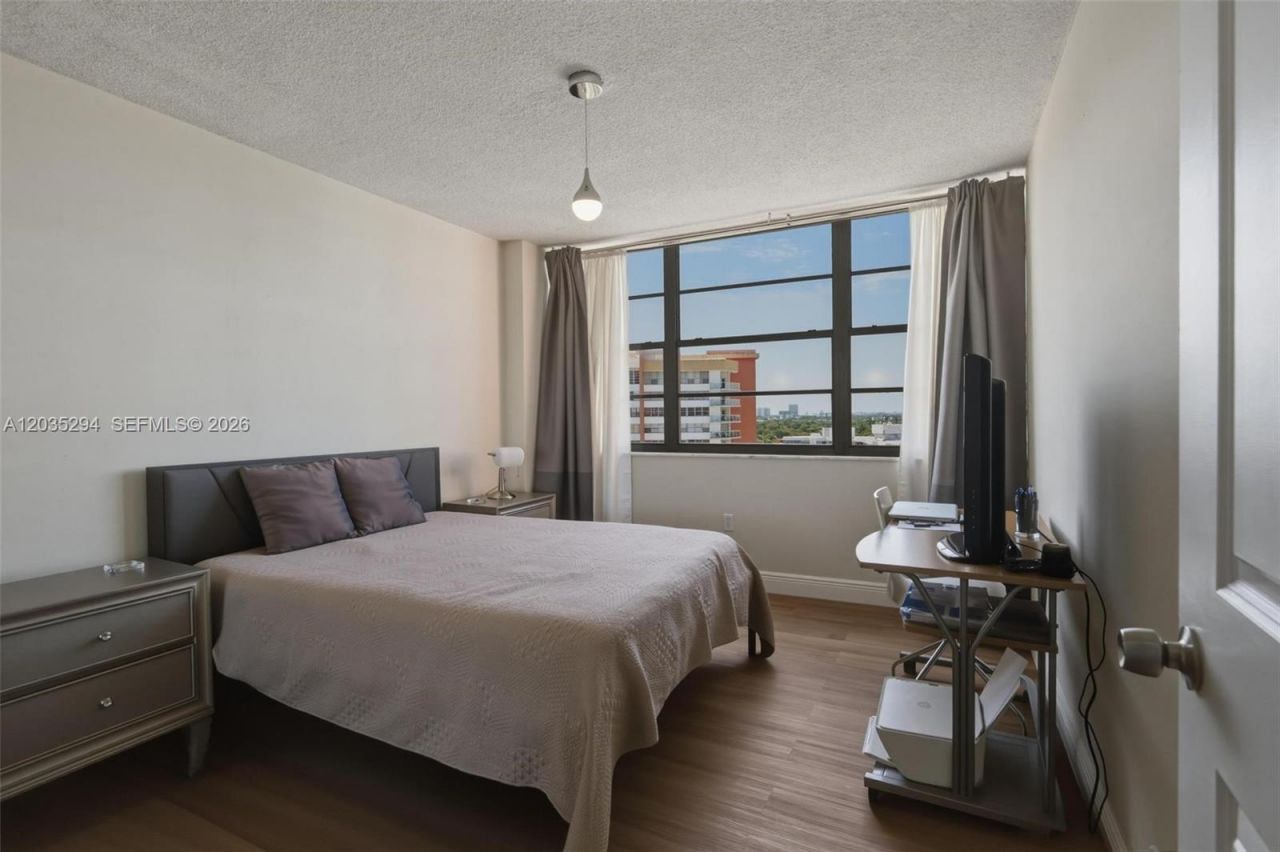 1301 NE Miami Gardens Dr, Unit 1515W, Miami, FL 33179 Photo