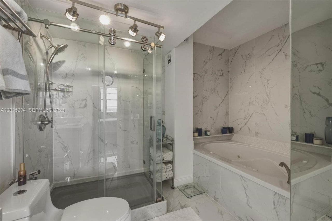 1301 NE Miami Gardens Dr, Unit 1515W, Miami, FL 33179 Photo