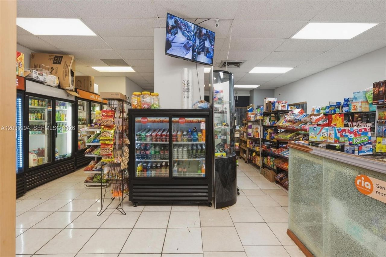 1301 NE Miami Gardens Dr, Unit 1515W, Miami, FL 33179 Photo