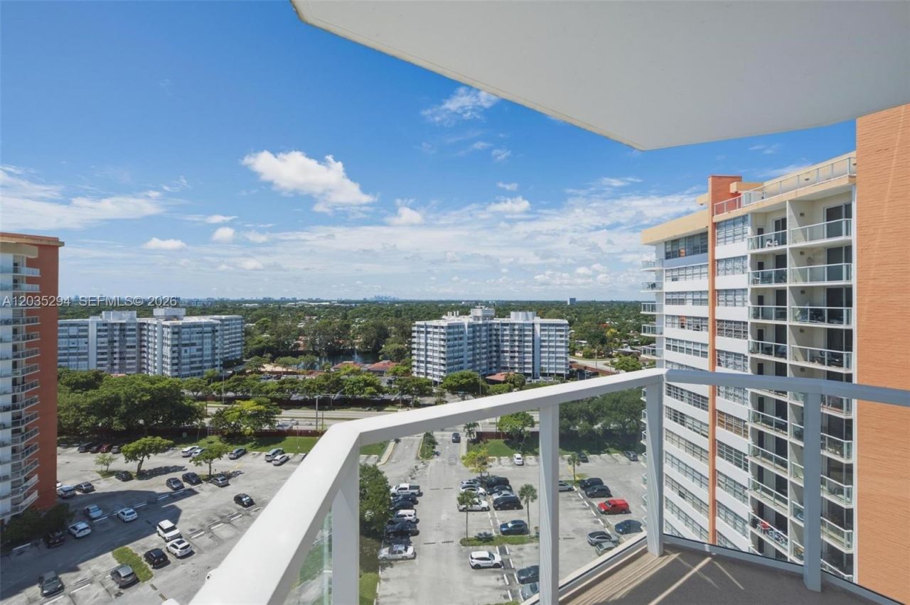 1301 NE Miami Gardens Dr, Unit 1515W, Miami, FL 33179 Photo