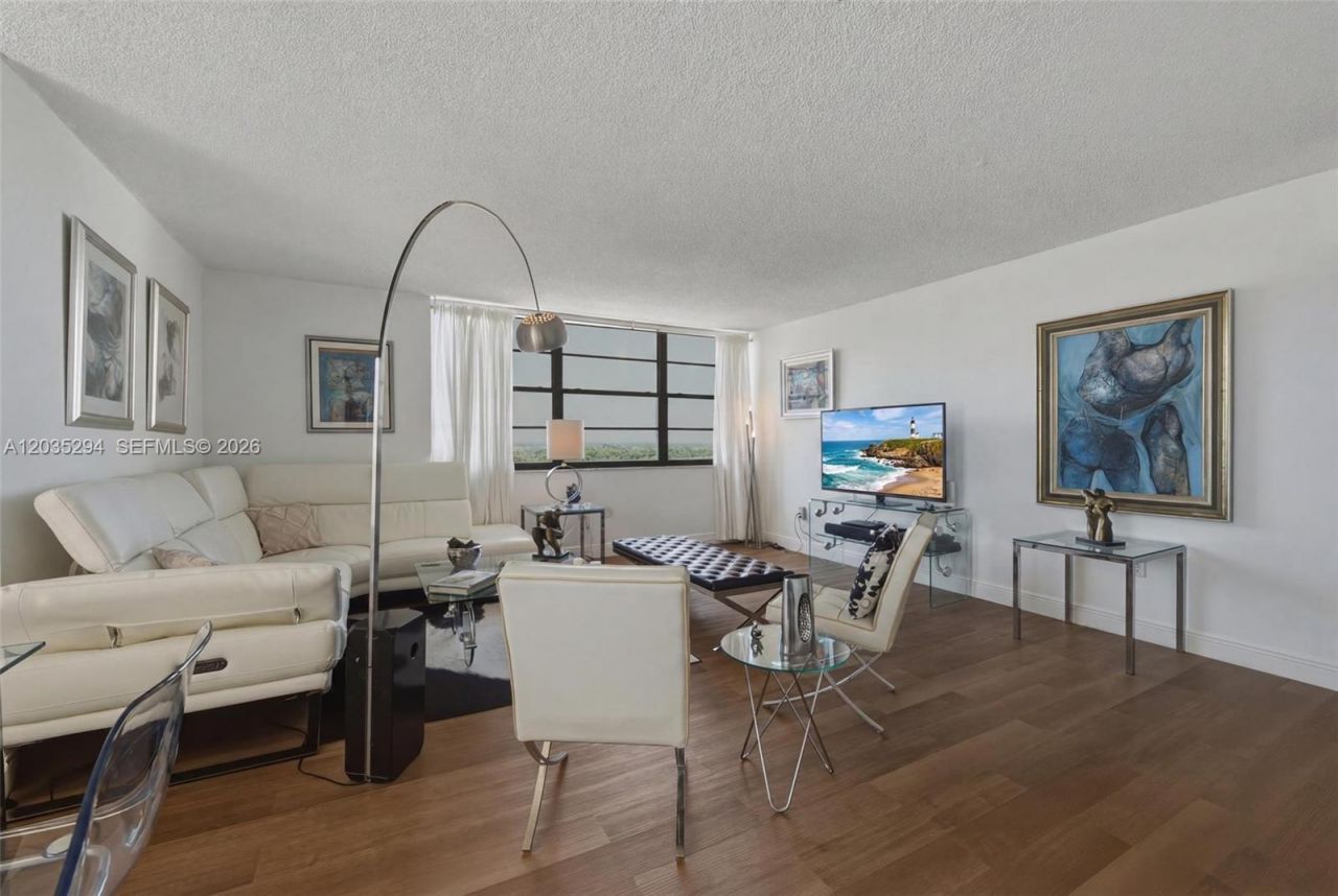 1301 NE Miami Gardens Dr, Unit 1515W, Miami, FL 33179 Photo