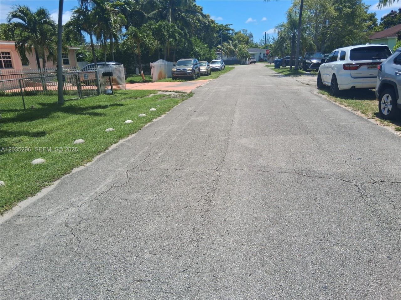 220 NW 150th St, Miami, FL 33168 Photo