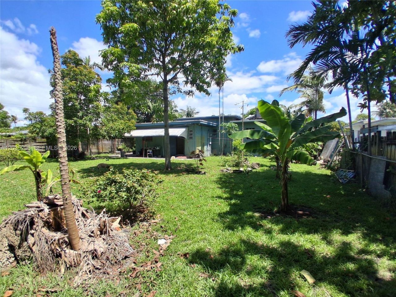 220 NW 150th St, Miami, FL 33168 Photo