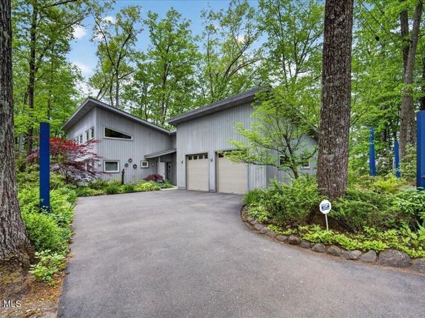 17 Ten Springs Drive, Saratoga Springs, NY 12866