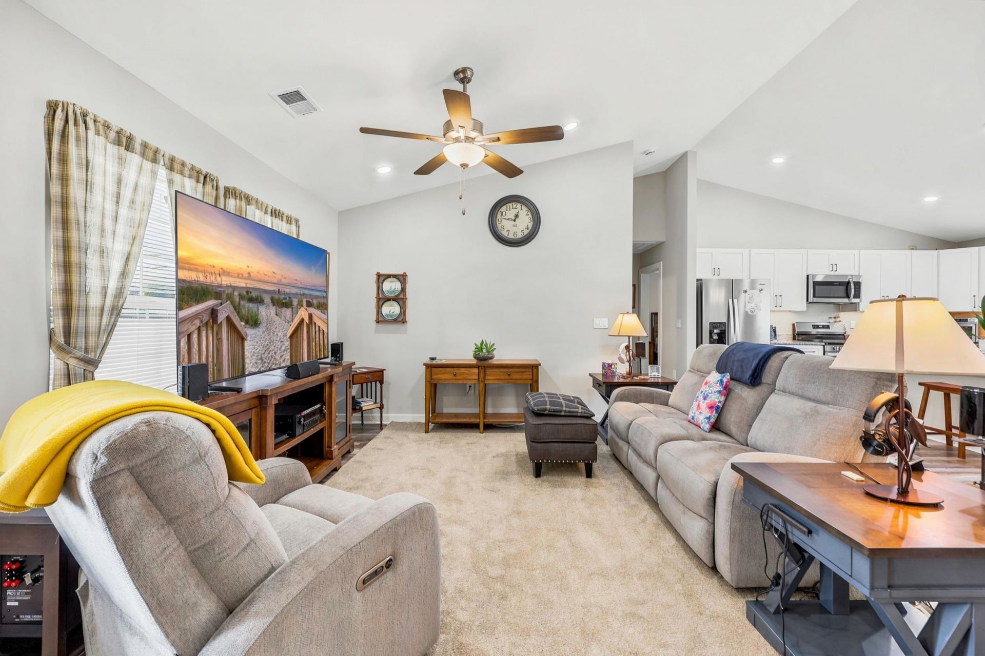 455 Pine Needle Dr.  Photo 4