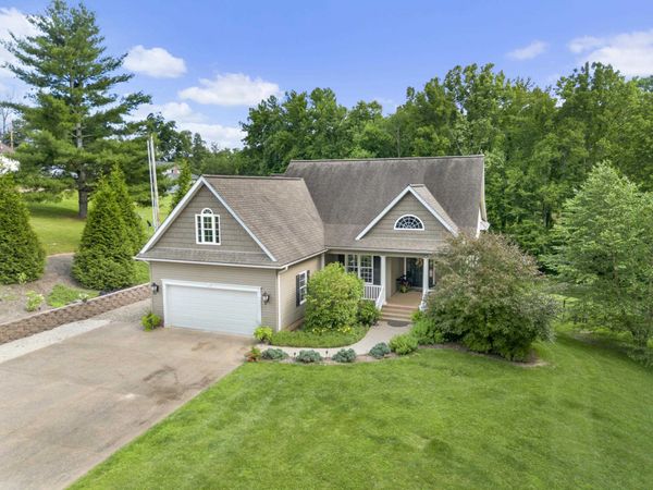 662 Lakewood Drive , Grayson, KY 41143