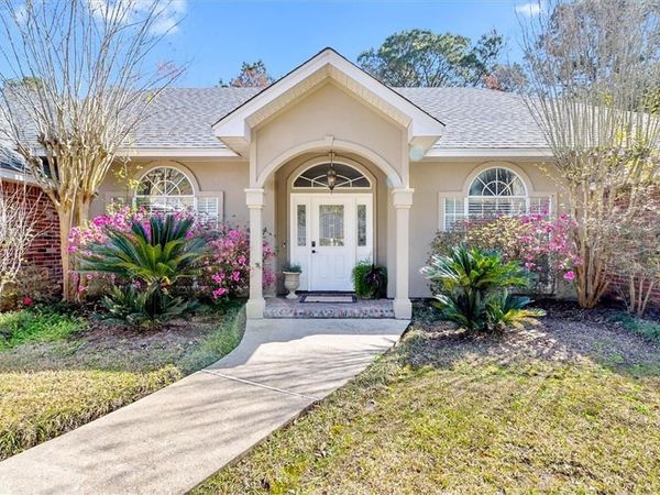 243 WESTWOOD Drive, Mandeville, LA 70471