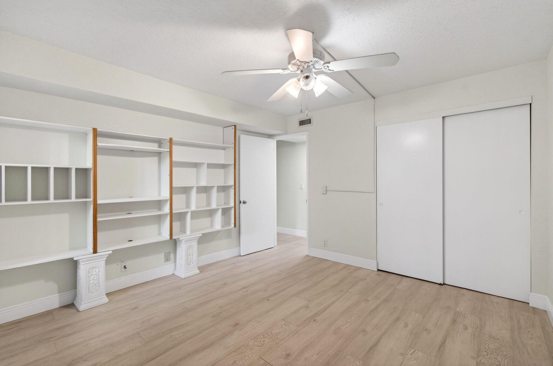 5750 Camino Del Sol, Unit 201, Boca Raton, FL 33433 Photo