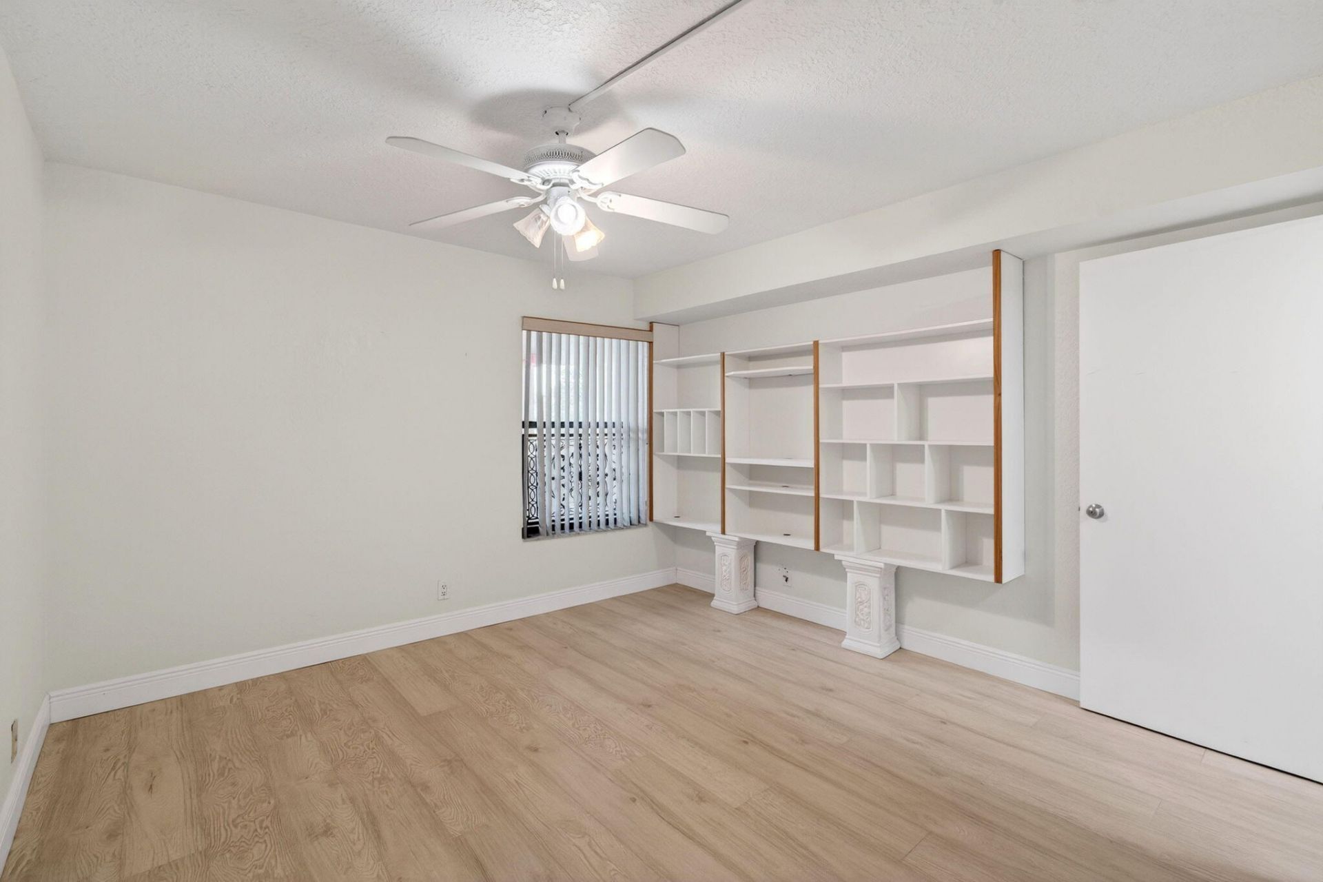 5750 Camino Del Sol, Unit 201, Boca Raton, FL 33433 Photo