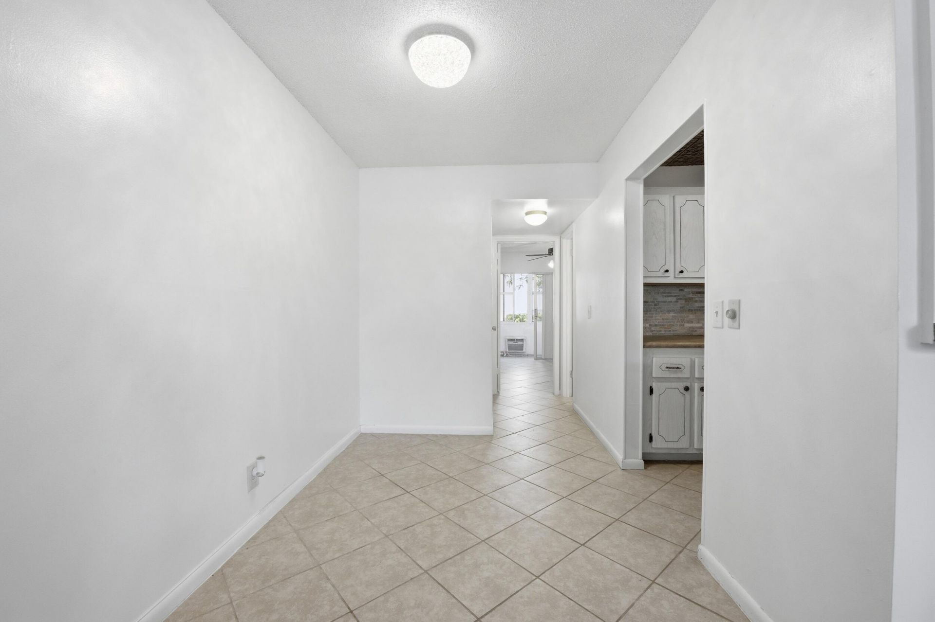 98 E Cambridge E, West Palm Beach, FL 33417 Photo
