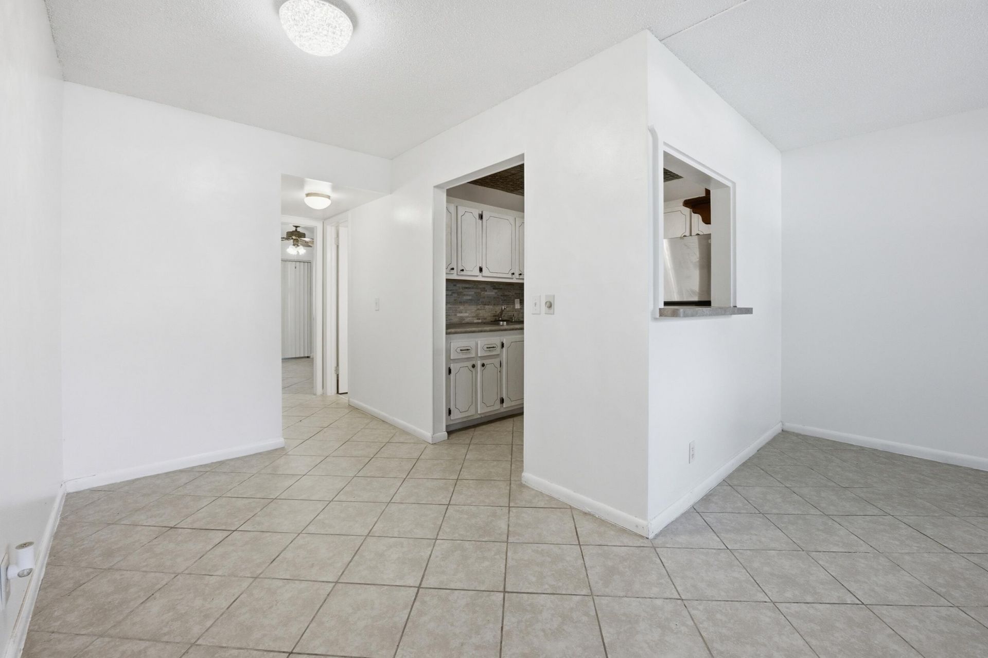 98 E Cambridge E, West Palm Beach, FL 33417 Photo
