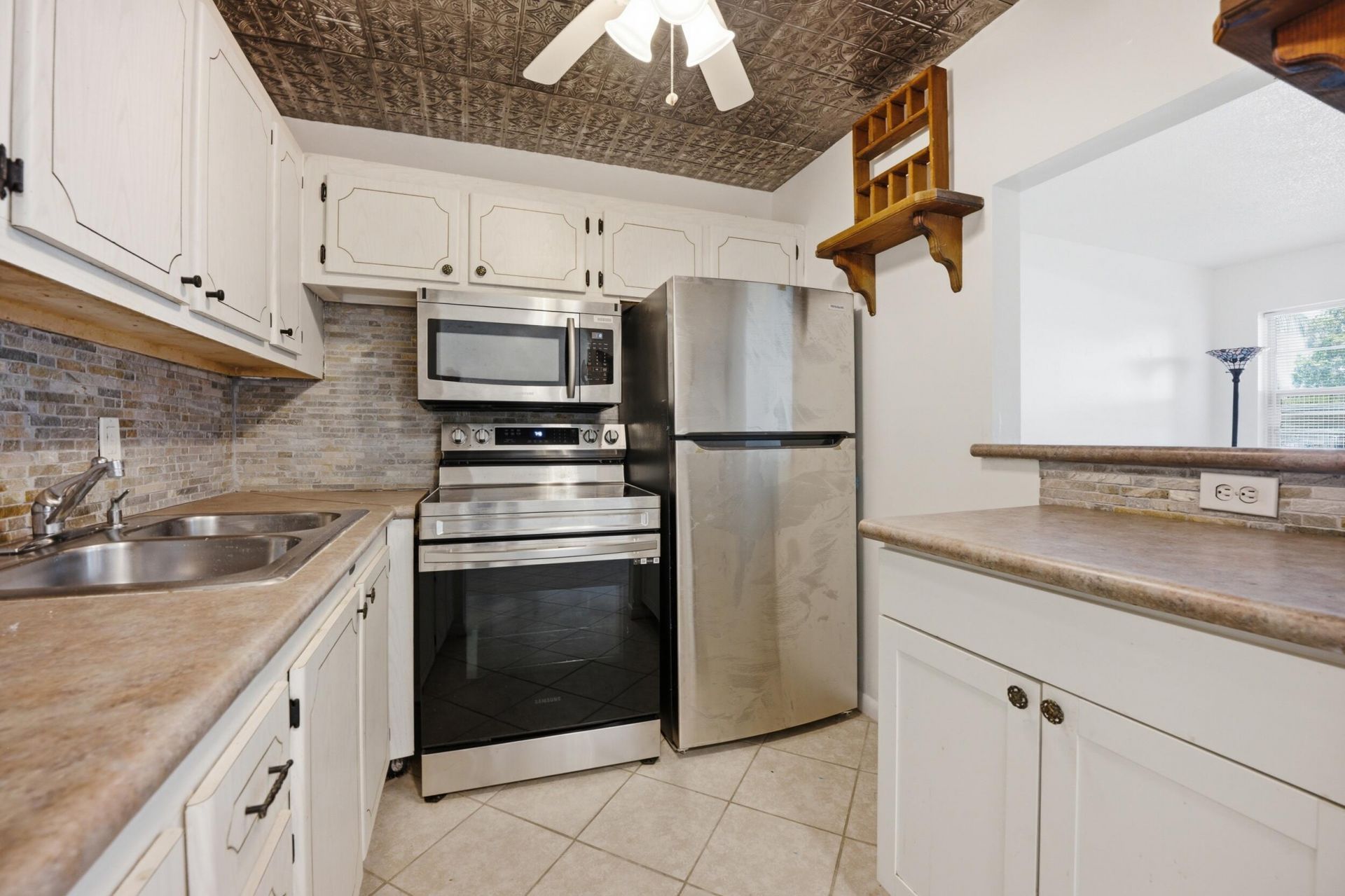 98 E Cambridge E, West Palm Beach, FL 33417 Photo
