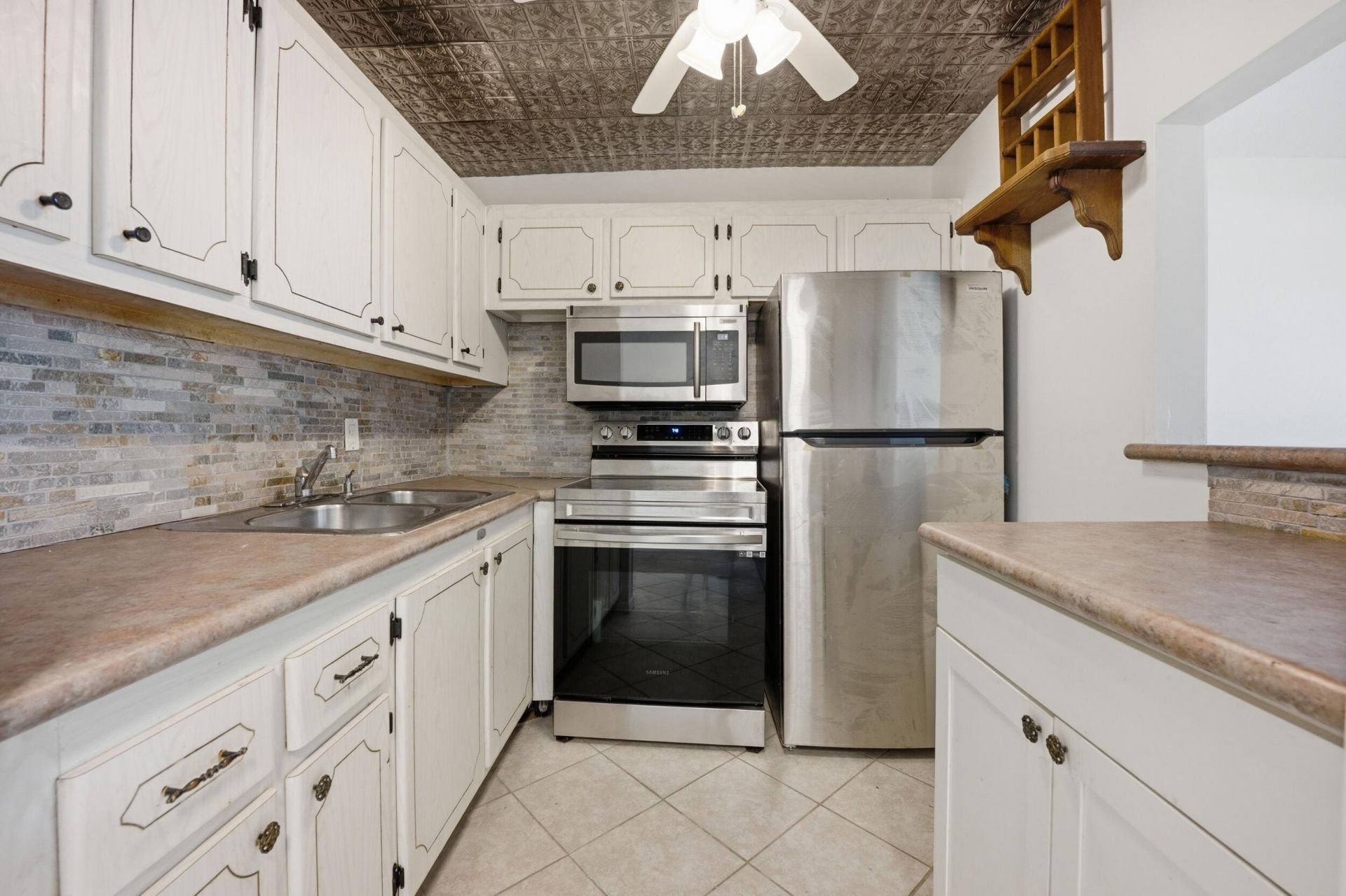 98 E Cambridge E, West Palm Beach, FL 33417 Photo