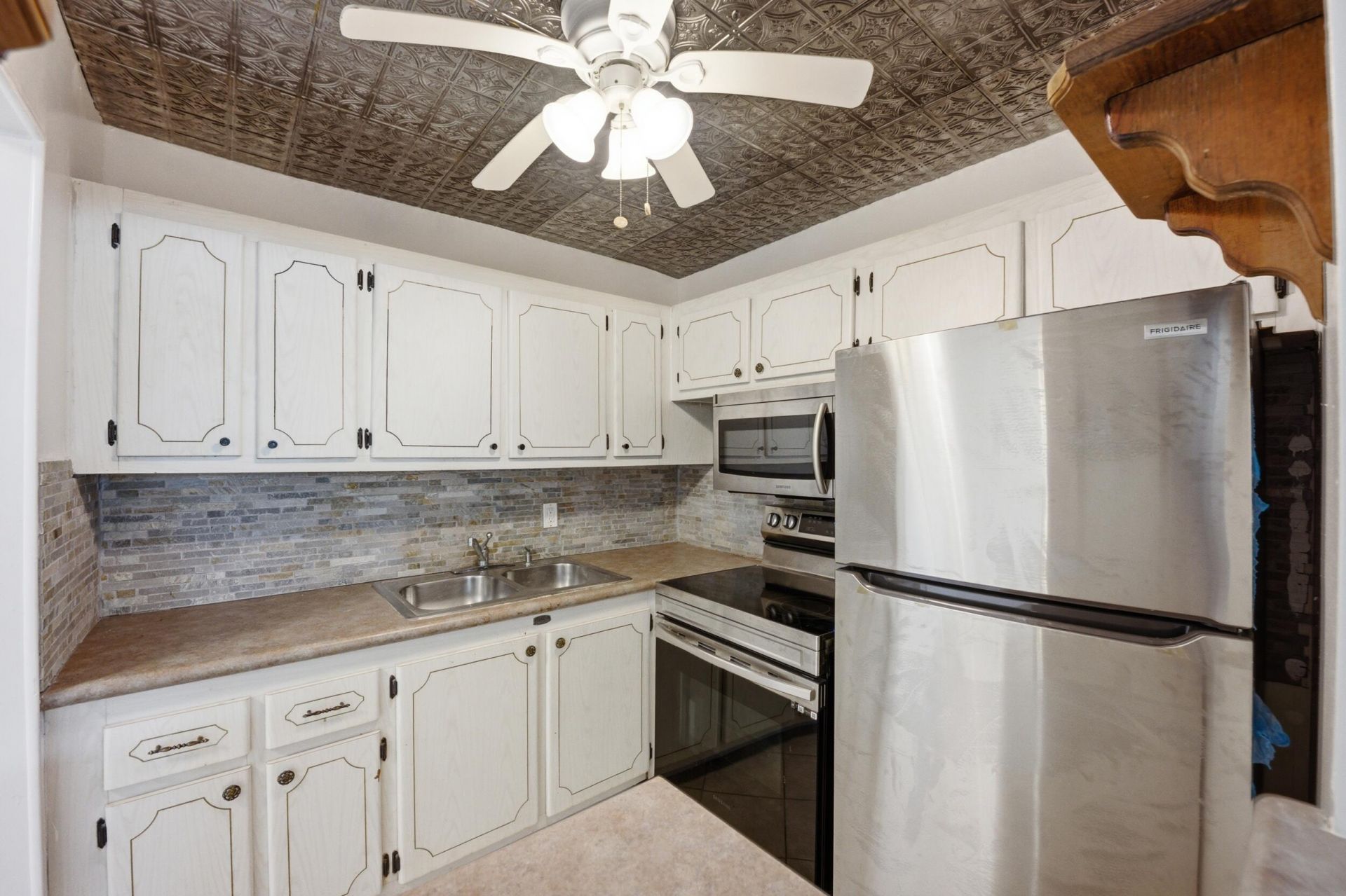98 E Cambridge E, West Palm Beach, FL 33417 Photo